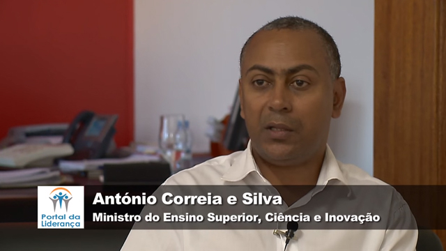 António Correia e Silva: Os políticos atuais parecem estar a perder força